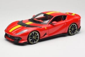 Ferrari 812 Competizione Rosso Corsa Con Rayas Amarillas Bburago 1:18 18-16915 Metal