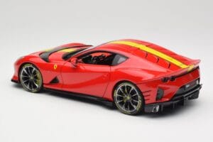 Ferrari 812 Competizione Rosso Corsa Con Rayas Amarillas Bburago 1:18 18-16915 Metal - imagen 7 de 8