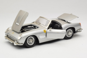 Ferrari California Descapotable Plata Tonka 1:18 01109-S1 Metal - imagen 2 de 8