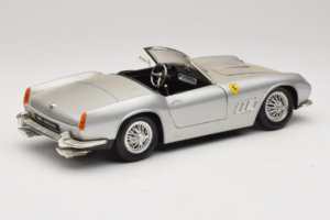 Ferrari California Descapotable Plata Tonka 1:18 01109-S1 Metal - imagen 3 de 8