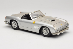 Ferrari California Descapotable Plata Tonka 1:18 01109-S1 Metal - imagen 6 de 8