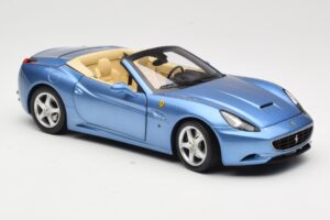 Ferrari California Azul Claro Hot Wheels 1:18 N2043 Metal - imagen 6 de 8