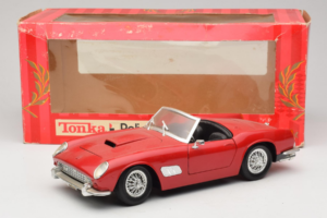 Ferrari California Descapotable Rojo Tonka 1:18 01109-P1 Metal - imagen 8 de 8