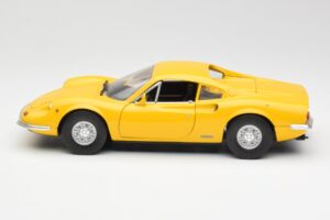 Ferrari Dino 246 GT Amarillo Anson 1:18 30301W Metal - imagen 4 de 8