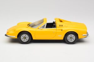 Ferrari Dino 246 GTS Amarillo Hot Wheels 1:18 23920 Metal - imagen 4 de 8