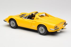 Ferrari Dino 246 GTS Amarillo Hot Wheels 1:18 23920 Metal - imagen 7 de 8