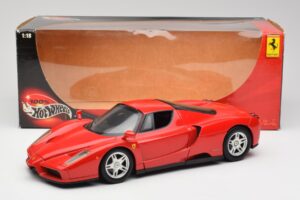 Ferrari Enzo Rojo Hot Wheels 1:18 56293 Metal - imagen 8 de 8