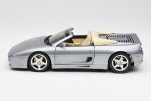 Ferrari F355 Spider Plata Hot Wheels 1:18 23907-M1 Metal - imagen 4 de 8