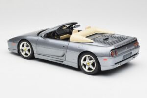 Ferrari F355 Spider Plata Hot Wheels 1:18 23907-M1 Metal - imagen 7 de 8