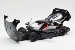 Ferrari F40 Negro Kyosho 1:18 08416BK Metal - imagen 2 de 10