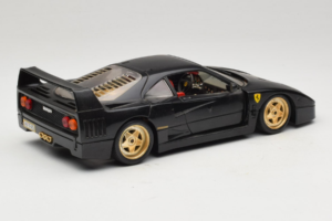 Ferrari F40 Negro con Ruedas Doradas Bburago 1:18 3032-B2 Metal - imagen 3 de 8