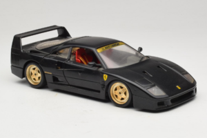 Ferrari F40 Negro con Ruedas Doradas Bburago 1:18 3032-B2 Metal - imagen 6 de 8