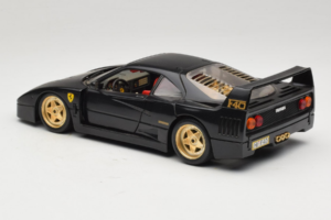 Ferrari F40 Negro con Ruedas Doradas Bburago 1:18 3032-B2 Metal - imagen 7 de 8