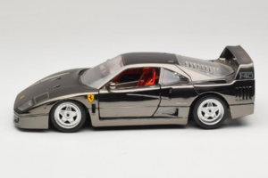 Ferrari F40 Chrome Black Bburago 1:18 3401-B1 Metal - imagen 4 de 8