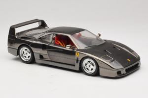 Ferrari F40 Chrome Black Bburago 1:18 3401-B1 Metal - imagen 6 de 8