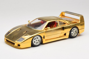 Ferrari F40 Chrome Gold Limited Edition 250 pcs Bburago 1:18 3332-G1 Metal