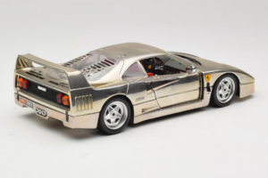 Ferrari F40 Chrome Silver Bburago 1:18 3401 Metal - imagen 3 de 8