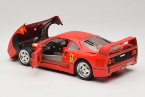 Ferrari F40 Club Deutschland Rojo Bburago 1:18 3032-L3 Metal - imagen 5 de 8