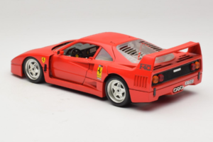 Ferrari F40 Club Deutschland Rojo Bburago 1:18 3032-L3 Metal - imagen 7 de 8