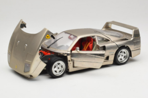 Ferrari F40 Dark Chrome Silver Kroymans Edición Limitada Bburago 1:18 3032-C2 Metal - imagen 2 de 8