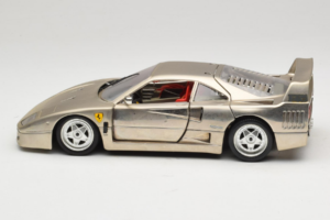 Ferrari F40 Dark Chrome Silver Kroymans Edición Limitada Bburago 1:18 3032-C2 Metal - imagen 4 de 8
