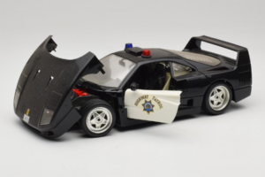 Ferrari F40 Highway Patrol Negro Blanco Bburago 1:18 3022-H1 Metal - imagen 2 de 8