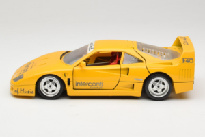 Ferrari F40 Interconti Car HiFi Amarillo Bburago 1:18 3032-I1 Metal - imagen 4 de 8