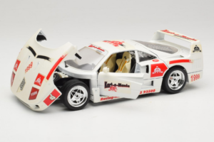 Ferrari F40 Kart-o-Mania Blanco Bburago 1:18 3332-W3 Metal - imagen 2 de 8