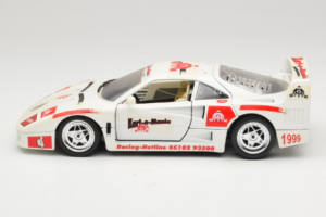 Ferrari F40 Kart-o-Mania Blanco Bburago 1:18 3332-W3 Metal - imagen 4 de 8