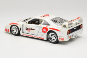 Ferrari F40 Kart-o-Mania Blanco Bburago 1:18 3332-W3 Metal - imagen 7 de 8
