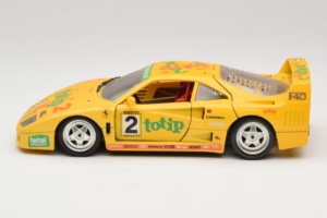 Ferrari F40 Totip Jolly Club #2 Amarillo Bburago 1:18 3332-Y1 Metal - imagen 4 de 8