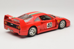 Ferrari F40 #40 Rojo con Bandera Italiana Bburago 1:18 3032-P1 Metal - imagen 3 de 8