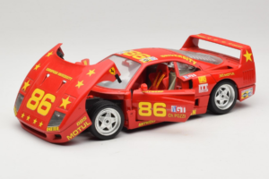 Ferrari F40 LM #86 Ch. Pozzi IMSA 24 Hours of Le Mans 1985 Rojo Bburago 1:18 3332-P6 Metal - imagen 2 de 8