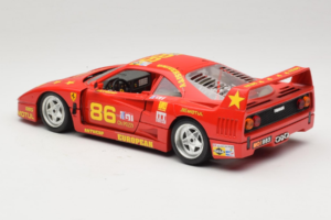 Ferrari F40 LM #86 Ch. Pozzi IMSA 24 Hours of Le Mans 1985 Rojo Bburago 1:18 3332-P6 Metal - imagen 7 de 8