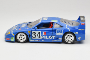 Ferrari F40 #34 M. Ferte / Thavenin / Palau Pilot Azul 1987 Bburago 1:18 3032-B1 Metal - imagen 4 de 8