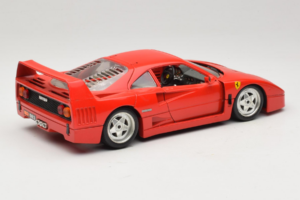 Ferrari F40 Rojo Diamond Edition Bburago 1:18 3022-P1 Metal - imagen 3 de 8