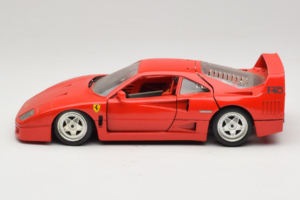 Ferrari F40 Rojo Diamond Edition Bburago 1:18 3022-P1 Metal - imagen 4 de 8