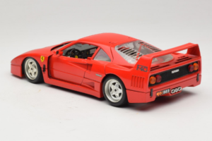 Ferrari F40 Rojo Diamond Edition Bburago 1:18 3022-P1 Metal - imagen 7 de 8
