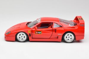 Ferrari F40 Rojo Bburago 1:18 3332 Metal - imagen 4 de 8