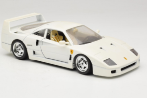Ferrari F40 Blanco Bburago 1:18 3332-W4 Metal - imagen 6 de 8