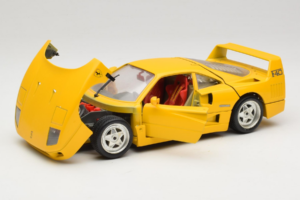 Ferrari F40 Amarillo Bburago 1:18 3032-Y1 Metal - imagen 2 de 8