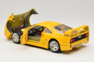 Ferrari F40 Amarillo Bburago 1:18 3032-Y1 Metal - imagen 5 de 8