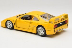 Ferrari F40 Amarillo Bburago 1:18 3032-Y1 Metal - imagen 7 de 8