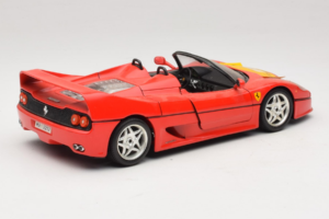 Ferrari F50 Descapotable 50 Jahre Ferrari 24 Jahre Bburago FMC Rojo Bburago 1:18 3352-P1 Metal - imagen 3 de 8
