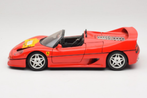Ferrari F50 Descapotable 50 Jahre Ferrari 24 Jahre Bburago FMC Rojo Bburago 1:18 3352-P1 Metal - imagen 4 de 8