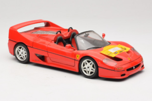 Ferrari F50 Descapotable 50 Jahre Ferrari 24 Jahre Bburago FMC Rojo Bburago 1:18 3352-P1 Metal - imagen 6 de 8