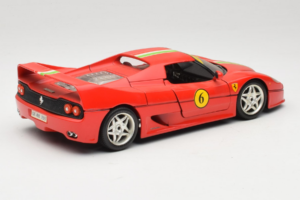 Ferrari F50 Coupé #6 Rojo con Bandera Italiana Bburago 1:18 3382-P1 Metal - imagen 3 de 8