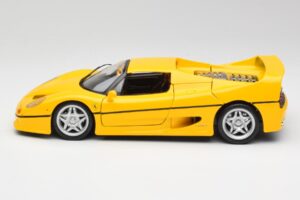 Ferrari F50 Giallo Modena Maisto 1:18 F50001 Metal - imagen 4 de 8