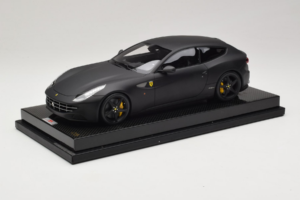 Ferrari FF Matte Black MR Collection 1:18 FERR04CAL Resina - imagen 2 de 7