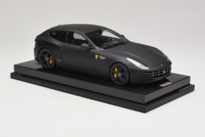 Ferrari FF Matte Black MR Collection 1:18 FERR04CAL Resina - imagen 4 de 7